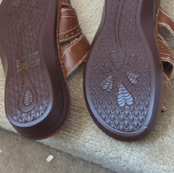Elegant Brown Women's Sandals - Picture 4 of 10
